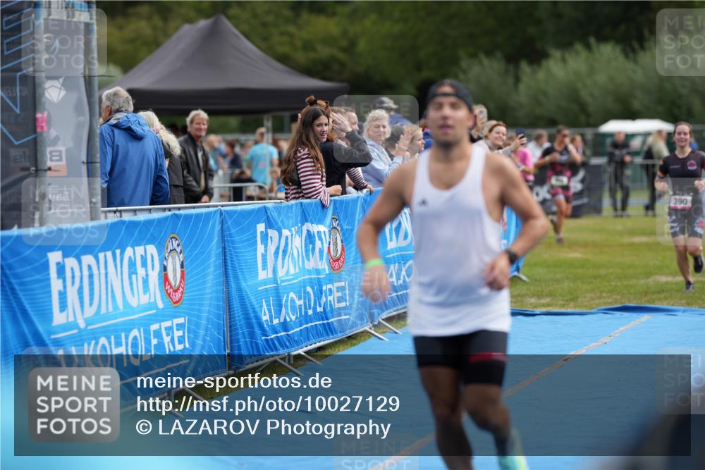 30.08.2026 - Elbe Triathlon Hamburg LAZAROV Photography http://msf.ph/oto/10027129 30.08.2026 10:47:35 Ziel 390, 464 meine-sportfotos.de