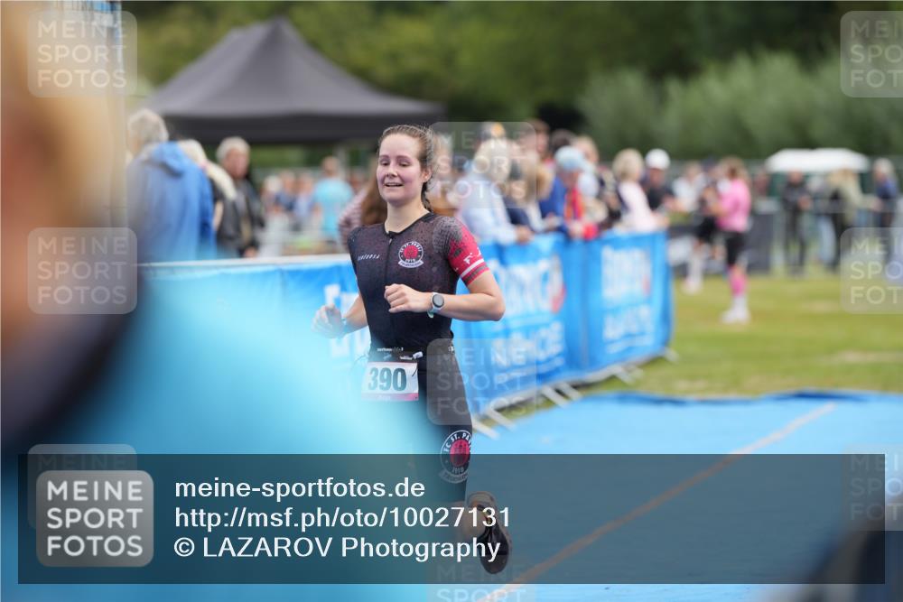 30.08.2026 - Elbe Triathlon Hamburg LAZAROV Photography http://msf.ph/oto/10027131 30.08.2026 10:47:39 Ziel 390 meine-sportfotos.de