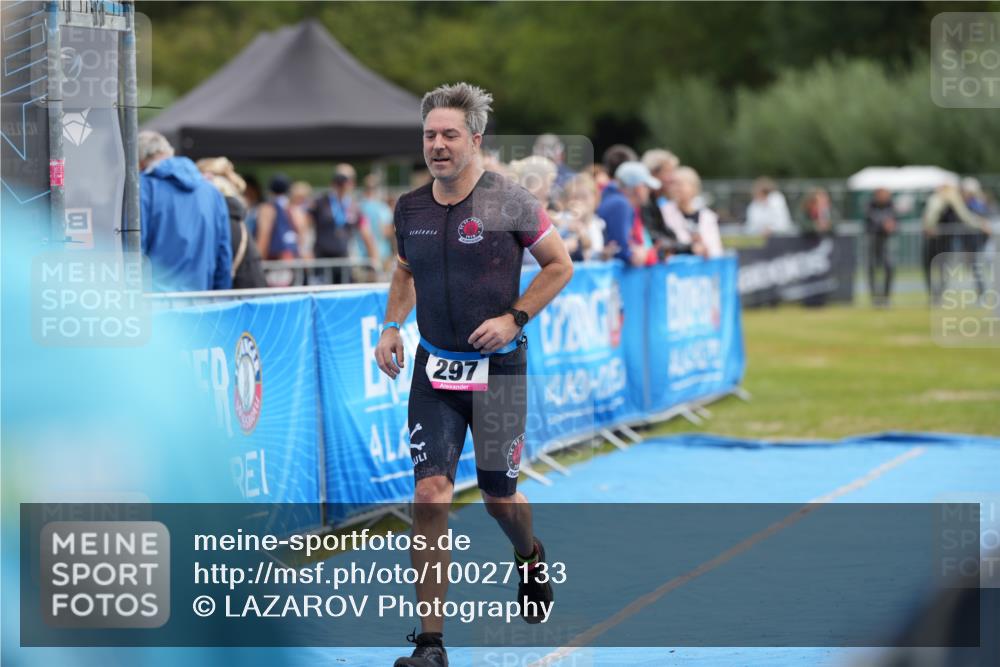 30.08.2026 - Elbe Triathlon Hamburg LAZAROV Photography http://msf.ph/oto/10027133 30.08.2026 10:47:55 Ziel 297 meine-sportfotos.de