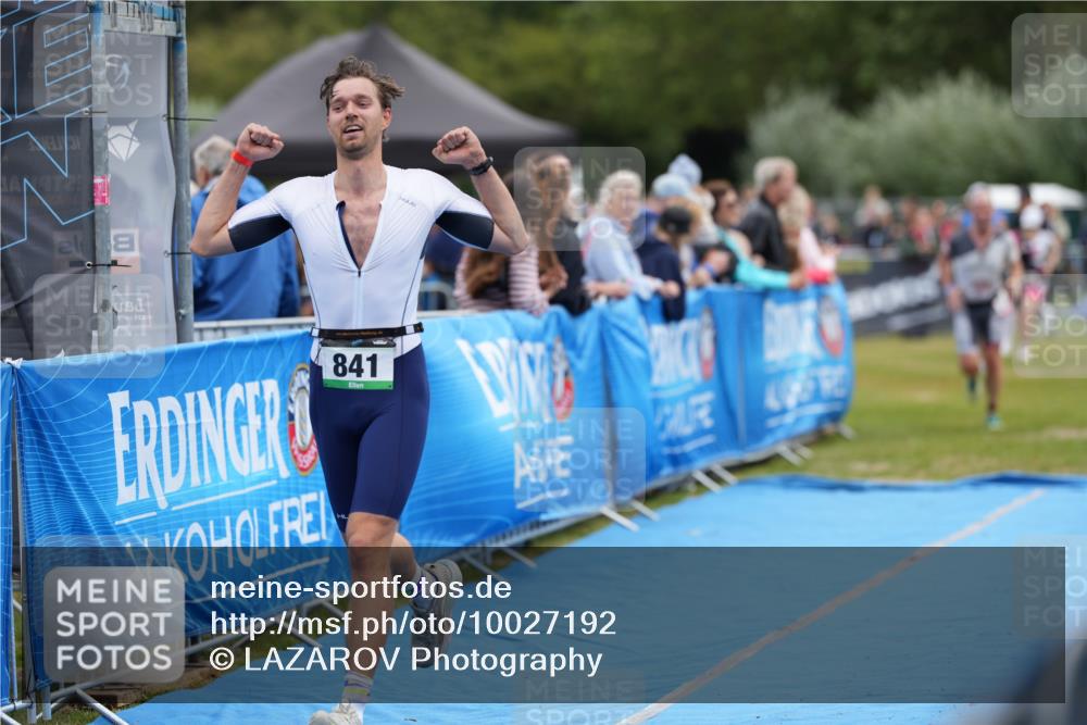 30.08.2026 - Elbe Triathlon Hamburg LAZAROV Photography http://msf.ph/oto/10027192 30.08.2026 10:52:58 Ziel 260, 281, 389, 841 meine-sportfotos.de
