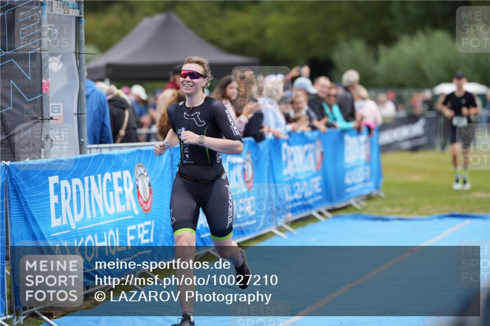 30.08.2026 - Elbe Triathlon Hamburg LAZAROV Photography http://msf.ph/oto/10027210 30.08.2026 10:54:01 Ziel 381, 481 meine-sportfotos.de