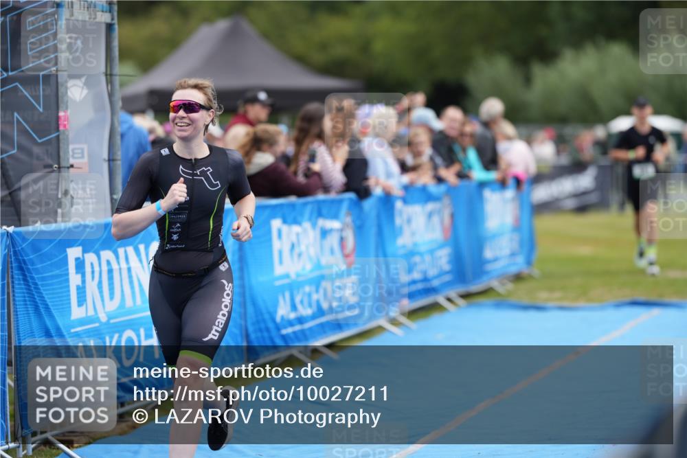 30.08.2026 - Elbe Triathlon Hamburg LAZAROV Photography http://msf.ph/oto/10027211 30.08.2026 10:54:01 Ziel 381, 481 meine-sportfotos.de