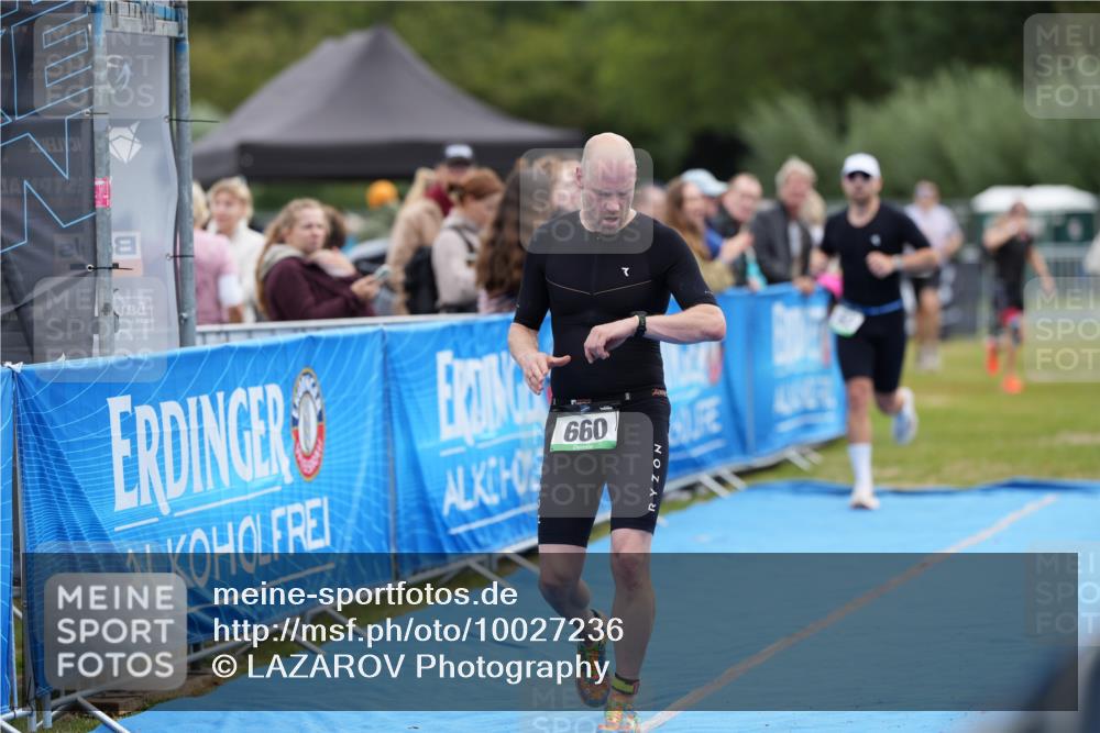 30.08.2026 - Elbe Triathlon Hamburg LAZAROV Photography http://msf.ph/oto/10027236 30.08.2026 10:55:37 Ziel 543, 582, 660 meine-sportfotos.de