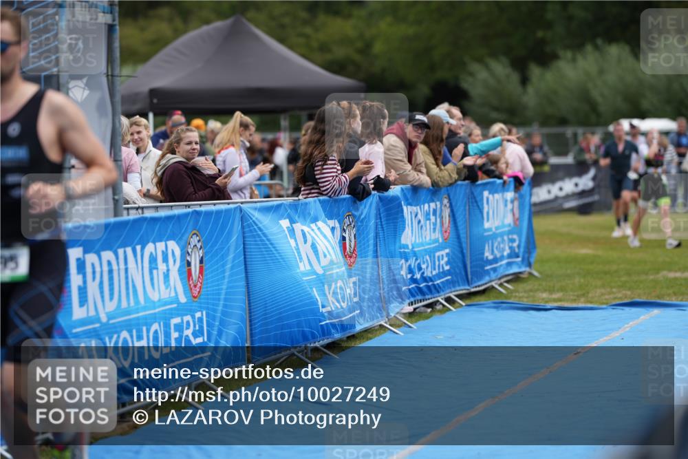 30.08.2026 - Elbe Triathlon Hamburg LAZAROV Photography http://msf.ph/oto/10027249 30.08.2026 10:56:38 Ziel 595, 689, 1894 meine-sportfotos.de