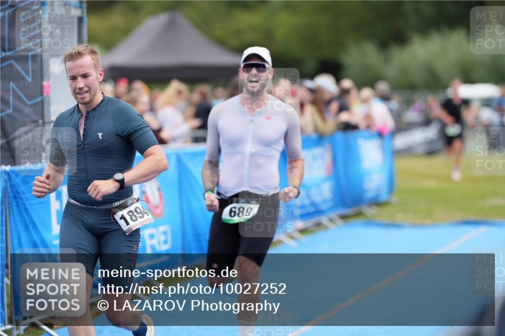 30.08.2026 - Elbe Triathlon Hamburg LAZAROV Photography http://msf.ph/oto/10027252 30.08.2026 10:56:46 Ziel 550, 689, 1894 meine-sportfotos.de