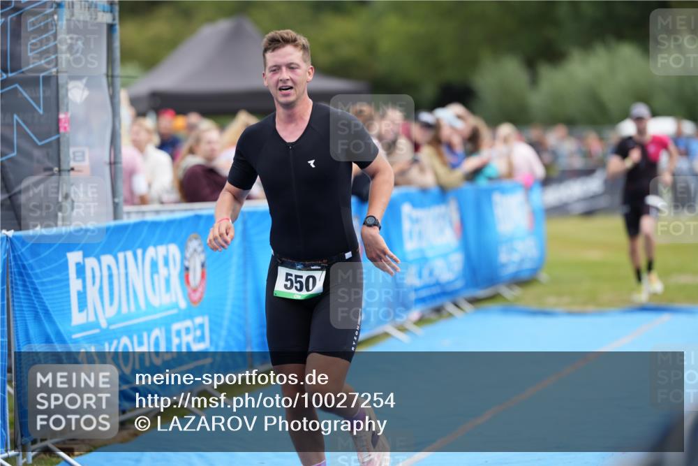 30.08.2026 - Elbe Triathlon Hamburg LAZAROV Photography http://msf.ph/oto/10027254 30.08.2026 10:56:52 Ziel 550, 668 meine-sportfotos.de