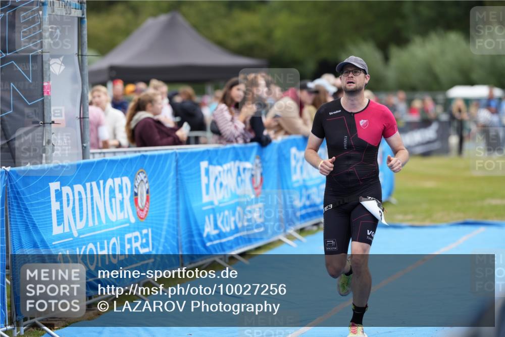 30.08.2026 - Elbe Triathlon Hamburg LAZAROV Photography http://msf.ph/oto/10027256 30.08.2026 10:56:55 Ziel 550, 668 meine-sportfotos.de