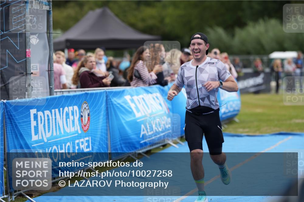30.08.2026 - Elbe Triathlon Hamburg LAZAROV Photography http://msf.ph/oto/10027258 30.08.2026 10:57:05 Ziel 430 meine-sportfotos.de