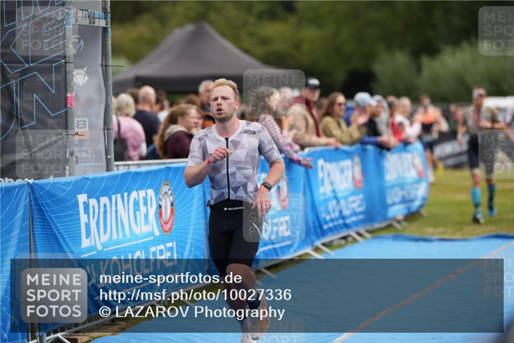 30.08.2026 - Elbe Triathlon Hamburg LAZAROV Photography http://msf.ph/oto/10027336 30.08.2026 11:00:39 Ziel 248, 584, 621 meine-sportfotos.de