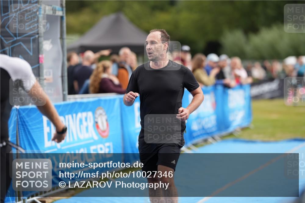 30.08.2026 - Elbe Triathlon Hamburg LAZAROV Photography http://msf.ph/oto/10027346 30.08.2026 11:00:58 Ziel 498, 676, 987 meine-sportfotos.de