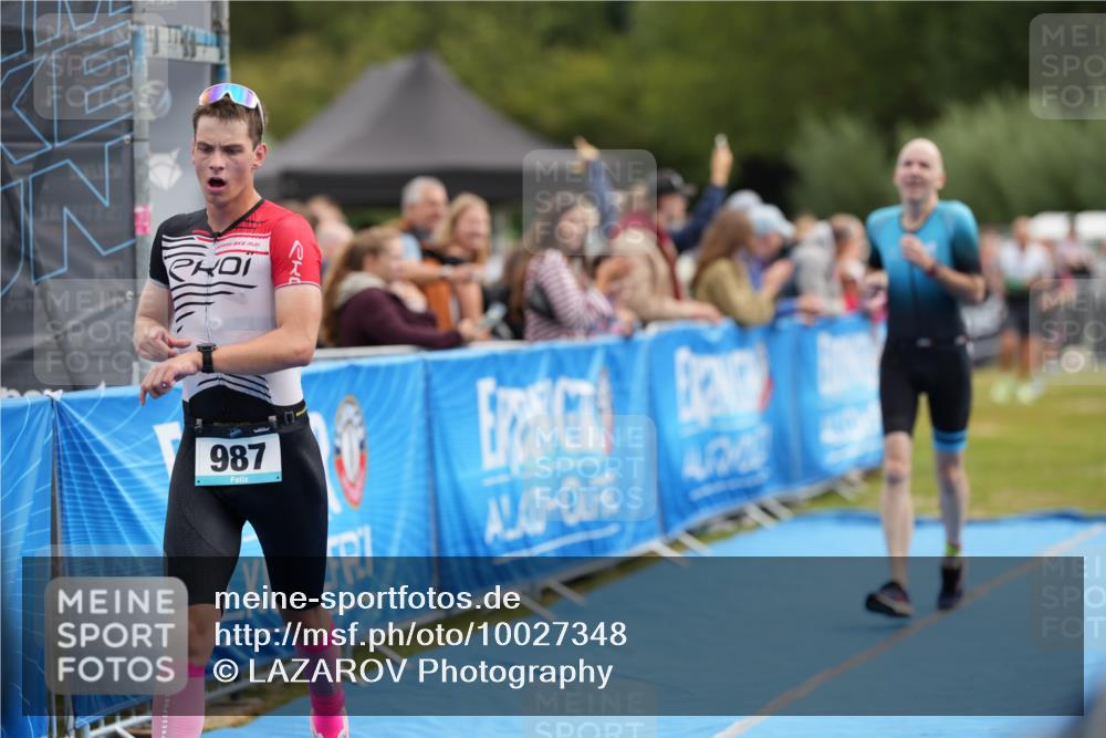 30.08.2026 - Elbe Triathlon Hamburg LAZAROV Photography http://msf.ph/oto/10027348 30.08.2026 11:01:06 Ziel 261, 264, 987 meine-sportfotos.de