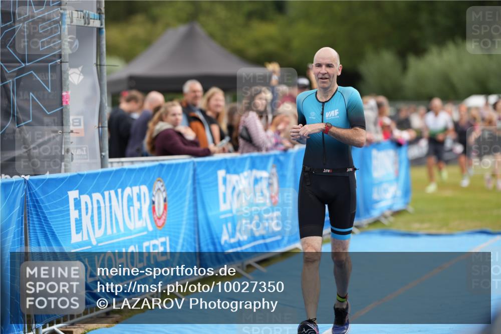 30.08.2026 - Elbe Triathlon Hamburg LAZAROV Photography http://msf.ph/oto/10027350 30.08.2026 11:01:08 Ziel 261, 264, 987 meine-sportfotos.de