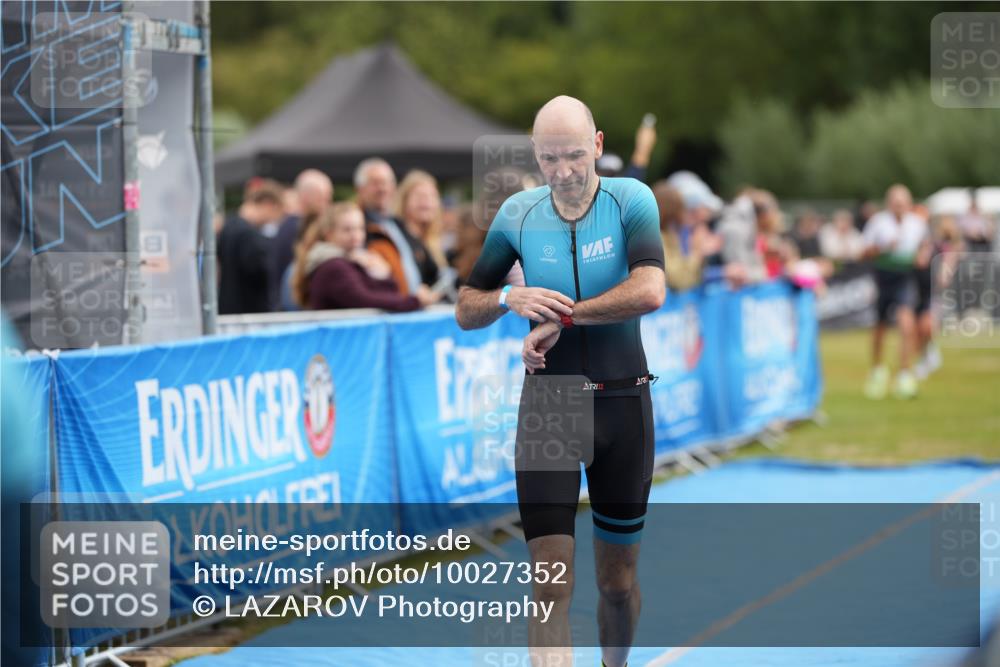 30.08.2026 - Elbe Triathlon Hamburg LAZAROV Photography http://msf.ph/oto/10027352 30.08.2026 11:01:08 Ziel 261, 264, 987 meine-sportfotos.de