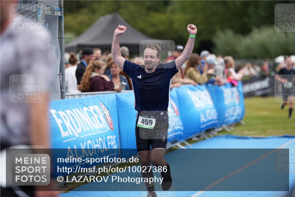 30.08.2026 - Elbe Triathlon Hamburg LAZAROV Photography http://msf.ph/oto/10027386 30.08.2026 11:03:17 Ziel 459, 563 meine-sportfotos.de