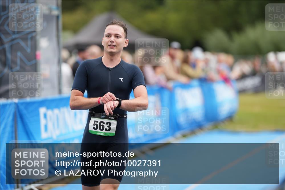 30.08.2026 - Elbe Triathlon Hamburg LAZAROV Photography http://msf.ph/oto/10027391 30.08.2026 11:03:23 Ziel 563 meine-sportfotos.de