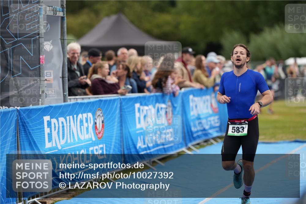 30.08.2026 - Elbe Triathlon Hamburg LAZAROV Photography http://msf.ph/oto/10027392 30.08.2026 11:03:41 Ziel 583 meine-sportfotos.de