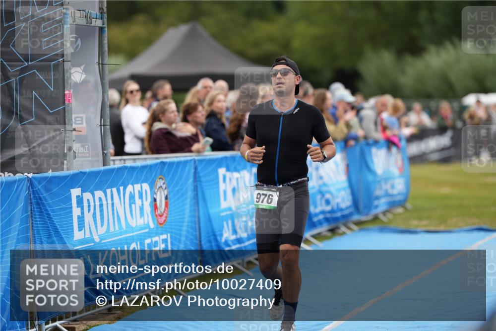30.08.2026 - Elbe Triathlon Hamburg LAZAROV Photography http://msf.ph/oto/10027409 30.08.2026 11:04:17 Ziel 976 meine-sportfotos.de