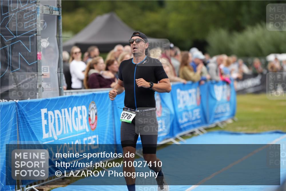30.08.2026 - Elbe Triathlon Hamburg LAZAROV Photography http://msf.ph/oto/10027410 30.08.2026 11:04:17 Ziel 976 meine-sportfotos.de