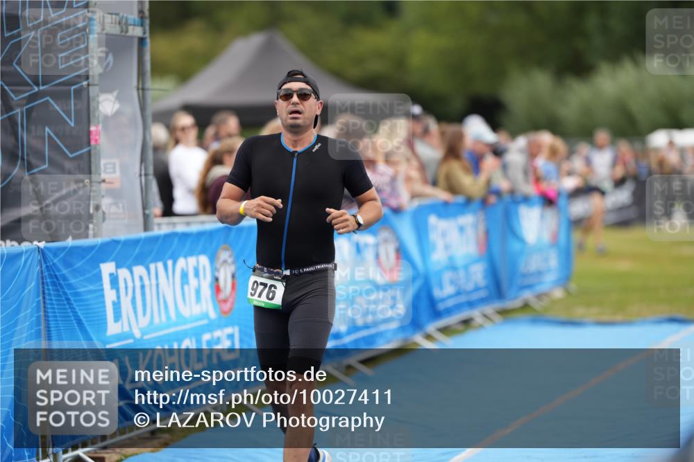 30.08.2026 - Elbe Triathlon Hamburg LAZAROV Photography http://msf.ph/oto/10027411 30.08.2026 11:04:17 Ziel 976 meine-sportfotos.de