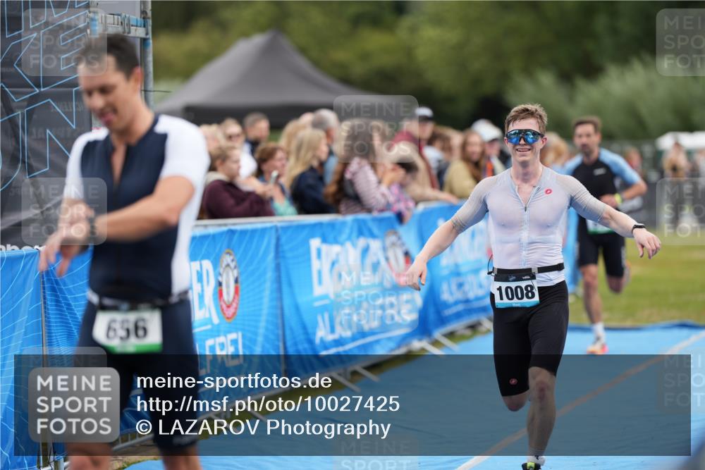 30.08.2026 - Elbe Triathlon Hamburg LAZAROV Photography http://msf.ph/oto/10027425 30.08.2026 11:05:16 Ziel 656, 698, 1008 meine-sportfotos.de