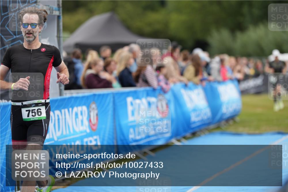 30.08.2026 - Elbe Triathlon Hamburg LAZAROV Photography http://msf.ph/oto/10027433 30.08.2026 11:05:44 Ziel 747, 756 meine-sportfotos.de