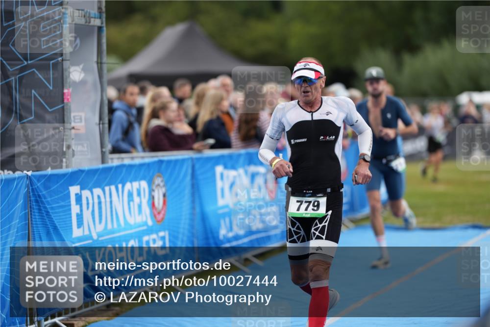 30.08.2026 - Elbe Triathlon Hamburg LAZAROV Photography http://msf.ph/oto/10027444 30.08.2026 11:06:03 Ziel 671, 779 meine-sportfotos.de