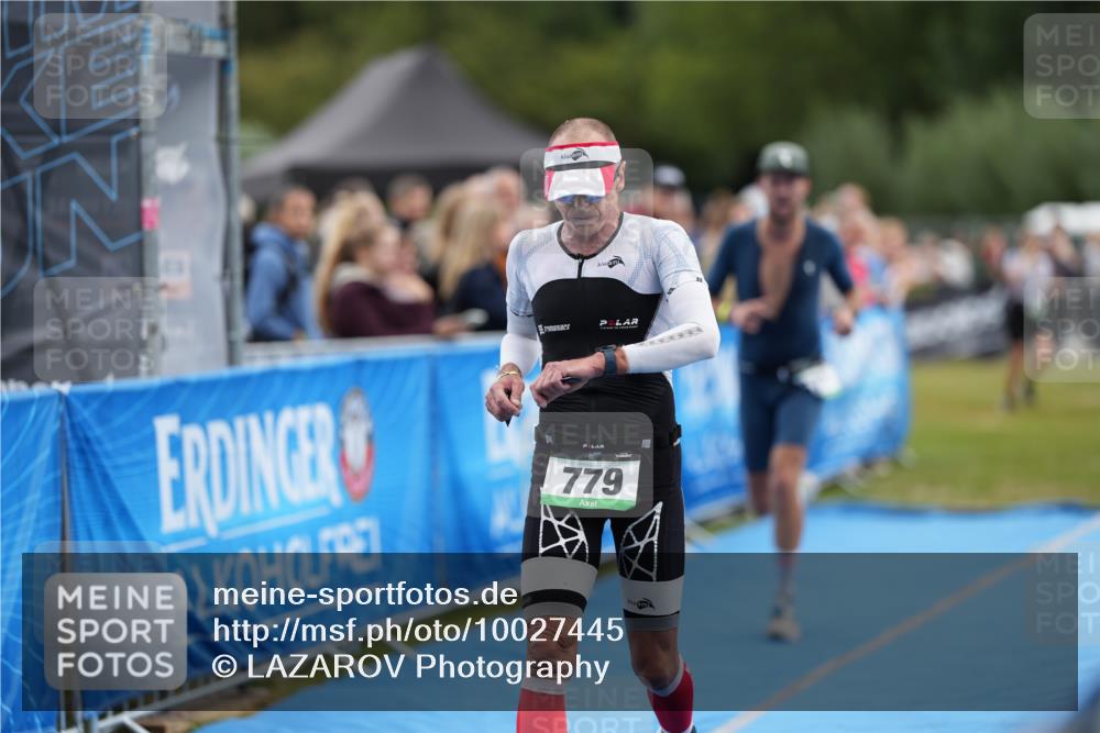 30.08.2026 - Elbe Triathlon Hamburg LAZAROV Photography http://msf.ph/oto/10027445 30.08.2026 11:06:03 Ziel 671, 779 meine-sportfotos.de