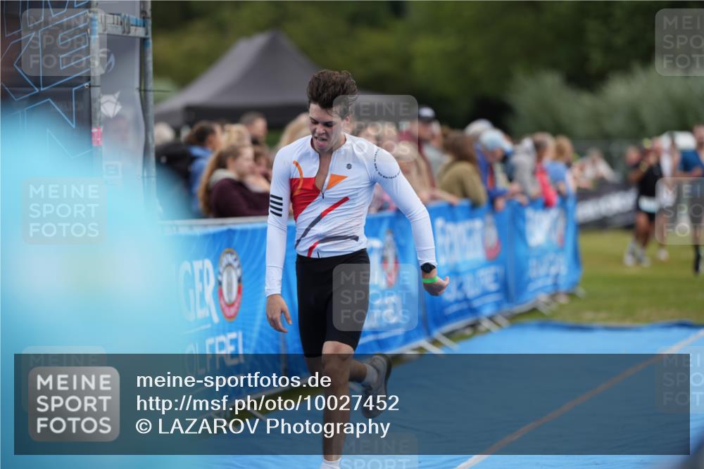 30.08.2026 - Elbe Triathlon Hamburg LAZAROV Photography http://msf.ph/oto/10027452 30.08.2026 11:06:26 Ziel 425, 482, 628 meine-sportfotos.de