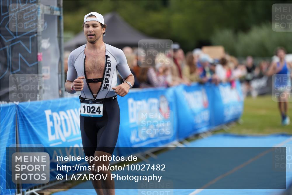 30.08.2026 - Elbe Triathlon Hamburg LAZAROV Photography http://msf.ph/oto/10027482 30.08.2026 11:07:19 Ziel 488, 1024 meine-sportfotos.de