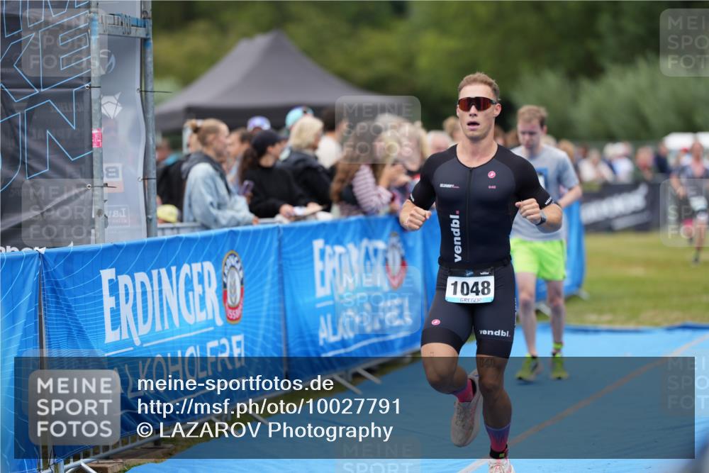 30.08.2026 - Elbe Triathlon Hamburg LAZAROV Photography http://msf.ph/oto/10027791 30.08.2026 11:18:36 Ziel 516, 1048, 1076 meine-sportfotos.de