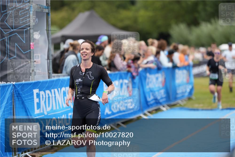 30.08.2026 - Elbe Triathlon Hamburg LAZAROV Photography http://msf.ph/oto/10027820 30.08.2026 11:19:36 Ziel 950, 1091, 1108, 1111 meine-sportfotos.de