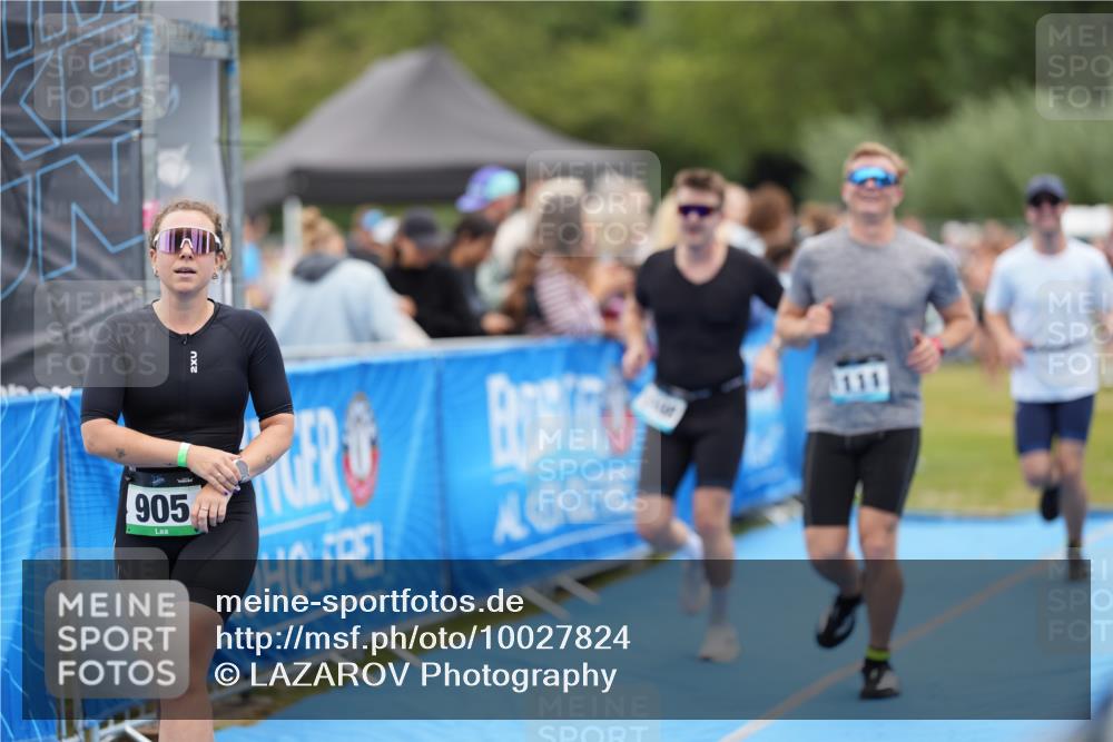 30.08.2026 - Elbe Triathlon Hamburg LAZAROV Photography http://msf.ph/oto/10027824 30.08.2026 11:19:40 Ziel 1091, 1108, 1111 meine-sportfotos.de