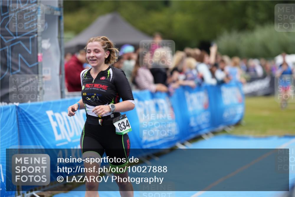 30.08.2026 - Elbe Triathlon Hamburg LAZAROV Photography http://msf.ph/oto/10027888 30.08.2026 11:21:25 Ziel 834 meine-sportfotos.de