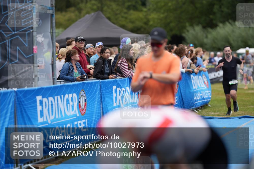 30.08.2026 - Elbe Triathlon Hamburg LAZAROV Photography http://msf.ph/oto/10027973 30.08.2026 11:24:01 Ziel 472, 629, 1314 meine-sportfotos.de