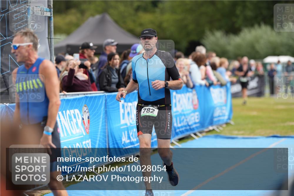 30.08.2026 - Elbe Triathlon Hamburg LAZAROV Photography http://msf.ph/oto/10028054 30.08.2026 11:26:37 Ziel 457, 782, 1249 meine-sportfotos.de