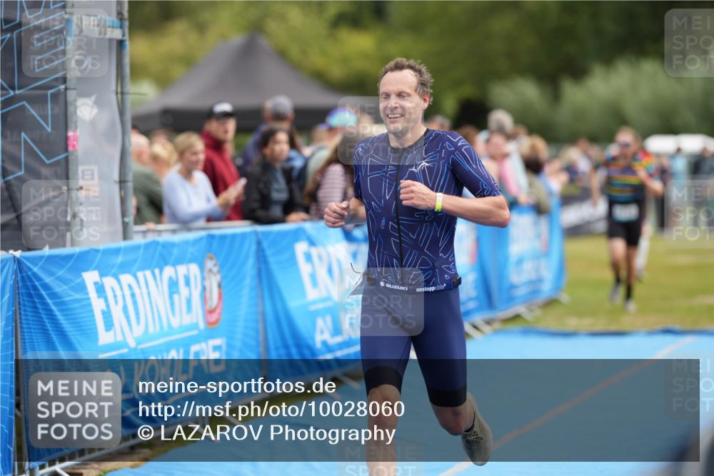 30.08.2026 - Elbe Triathlon Hamburg LAZAROV Photography http://msf.ph/oto/10028060 30.08.2026 11:26:57 Ziel 702, 1172, 1203, 1275 meine-sportfotos.de