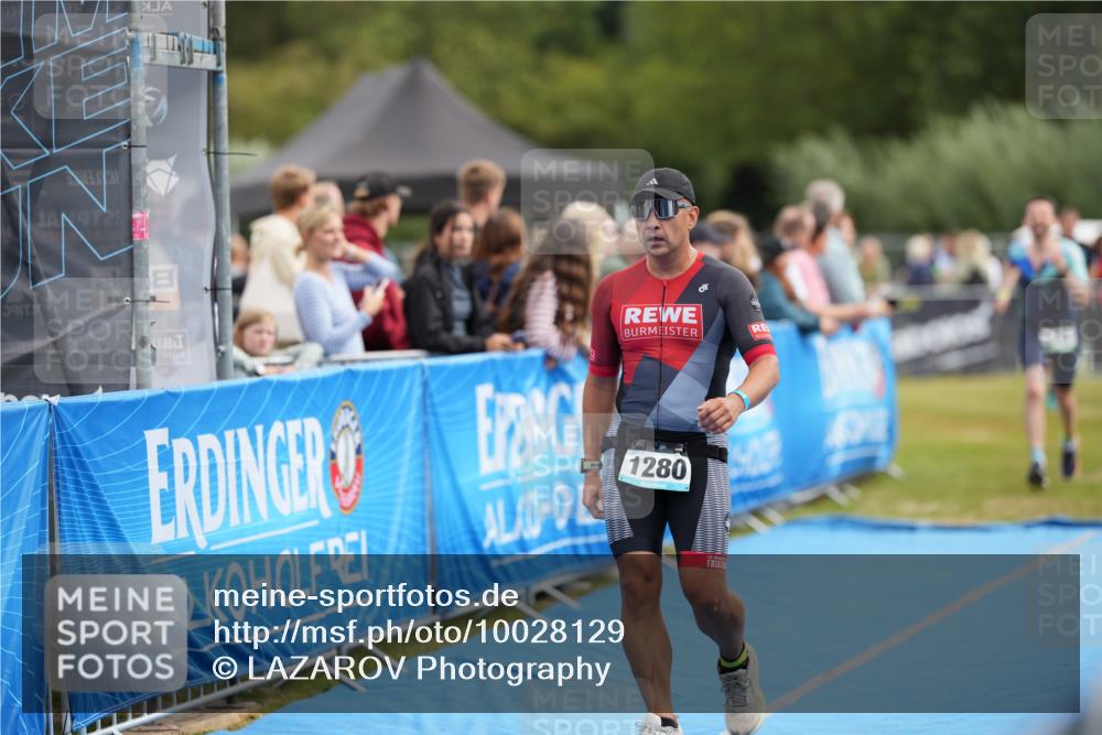 30.08.2026 - Elbe Triathlon Hamburg LAZAROV Photography http://msf.ph/oto/10028129 30.08.2026 11:29:23 Ziel 648, 749, 1280 meine-sportfotos.de