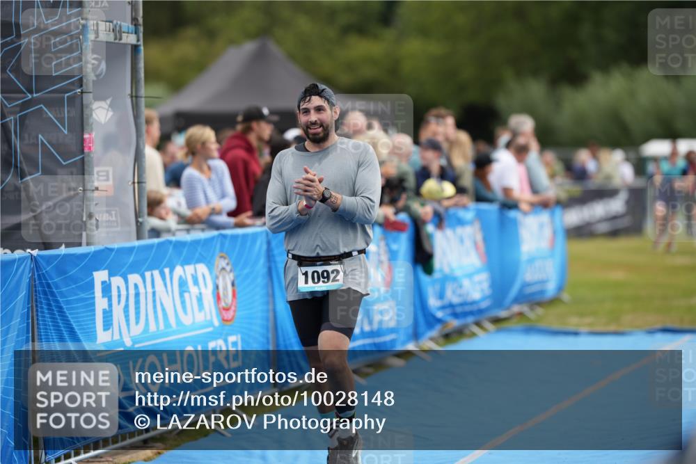 30.08.2026 - Elbe Triathlon Hamburg LAZAROV Photography http://msf.ph/oto/10028148 30.08.2026 11:29:59 Ziel 1092, 1193 meine-sportfotos.de