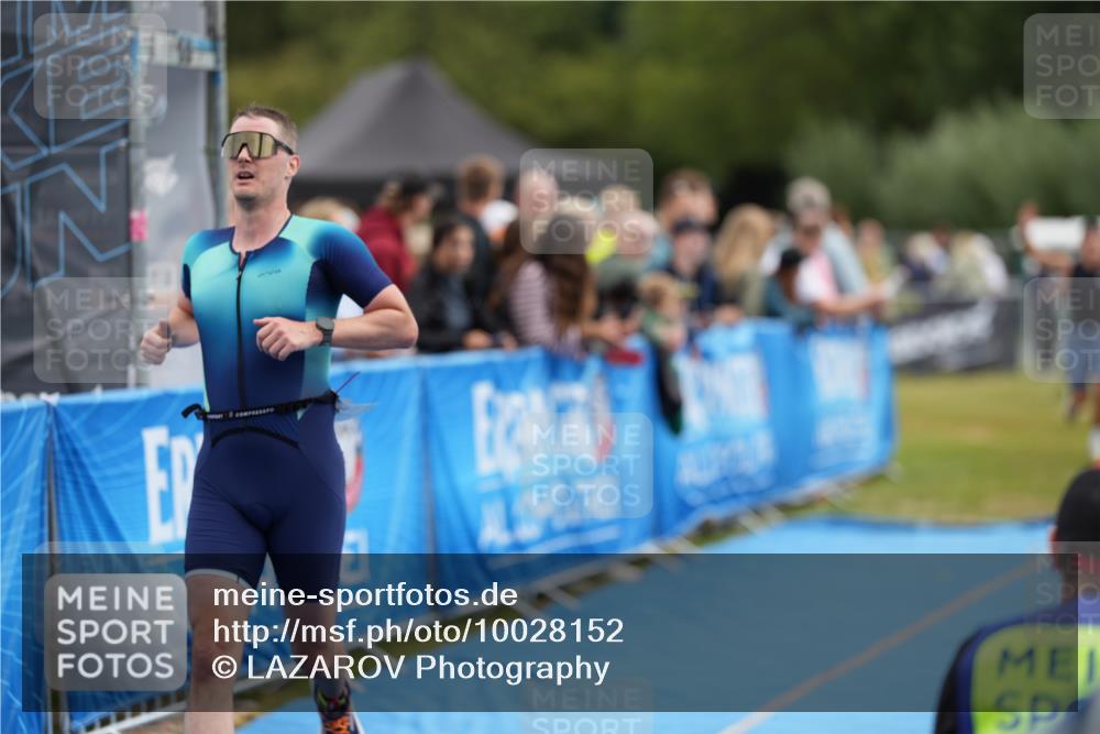30.08.2026 - Elbe Triathlon Hamburg LAZAROV Photography http://msf.ph/oto/10028152 30.08.2026 11:30:08 Ziel 798, 1193, 1285 meine-sportfotos.de