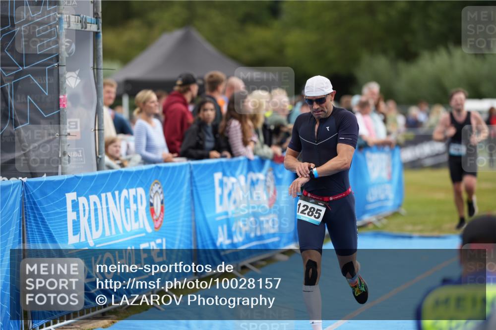 30.08.2026 - Elbe Triathlon Hamburg LAZAROV Photography http://msf.ph/oto/10028157 30.08.2026 11:30:16 Ziel 798, 1081, 1285 meine-sportfotos.de