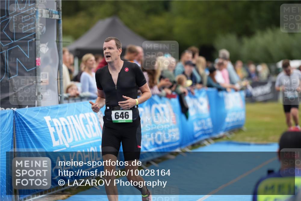 30.08.2026 - Elbe Triathlon Hamburg LAZAROV Photography http://msf.ph/oto/10028164 30.08.2026 11:30:29 Ziel 646, 827, 1150 meine-sportfotos.de