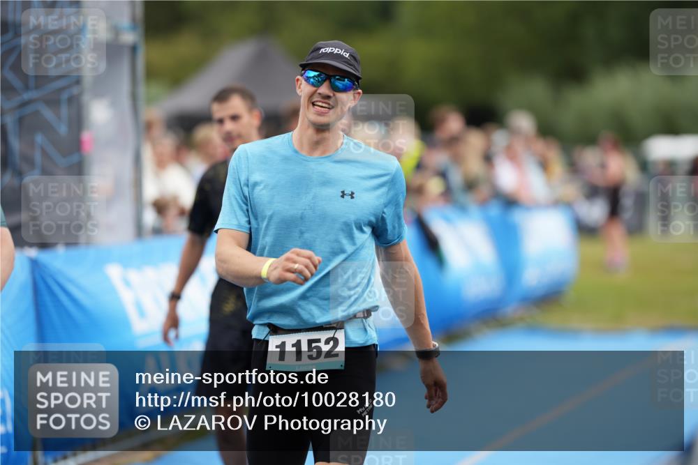 30.08.2026 - Elbe Triathlon Hamburg LAZAROV Photography http://msf.ph/oto/10028180 30.08.2026 11:30:47 Ziel 968, 1012, 1152 meine-sportfotos.de