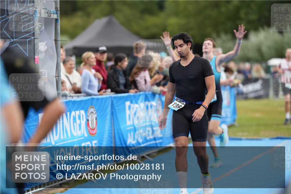 30.08.2026 - Elbe Triathlon Hamburg LAZAROV Photography http://msf.ph/oto/10028181 30.08.2026 11:30:59 Ziel 1018, 1306, 1442 meine-sportfotos.de