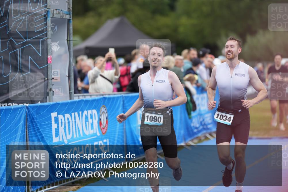 30.08.2026 - Elbe Triathlon Hamburg LAZAROV Photography http://msf.ph/oto/10028280 30.08.2026 11:34:48 Ziel 1034, 1090, 1129, 1157 meine-sportfotos.de