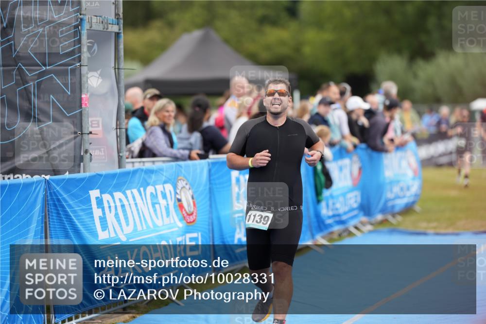 30.08.2026 - Elbe Triathlon Hamburg LAZAROV Photography http://msf.ph/oto/10028331 30.08.2026 11:36:07 Ziel 929, 1139, 1295, 1305 meine-sportfotos.de