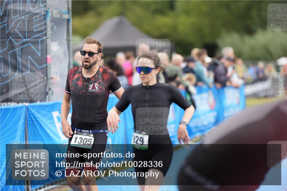 30.08.2026 - Elbe Triathlon Hamburg LAZAROV Photography http://msf.ph/oto/10028336 30.08.2026 11:36:13 Ziel 929, 1305, 1447 meine-sportfotos.de