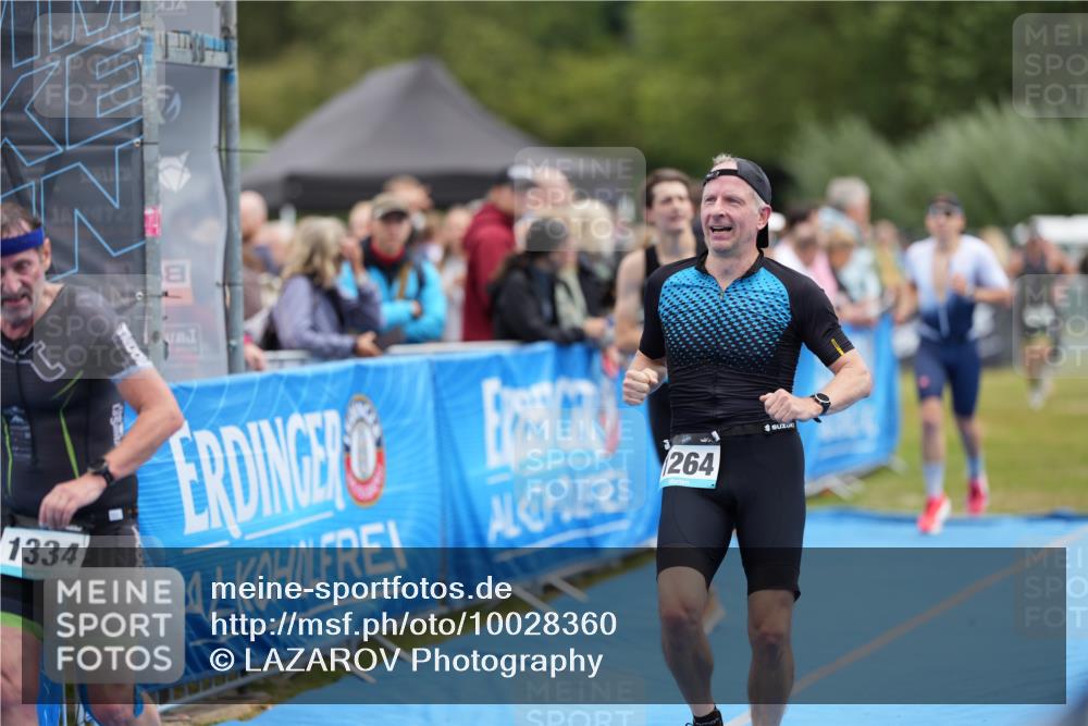 30.08.2026 - Elbe Triathlon Hamburg LAZAROV Photography http://msf.ph/oto/10028360 30.08.2026 11:37:43 Ziel 757, 1264, 1385, 1440 meine-sportfotos.de