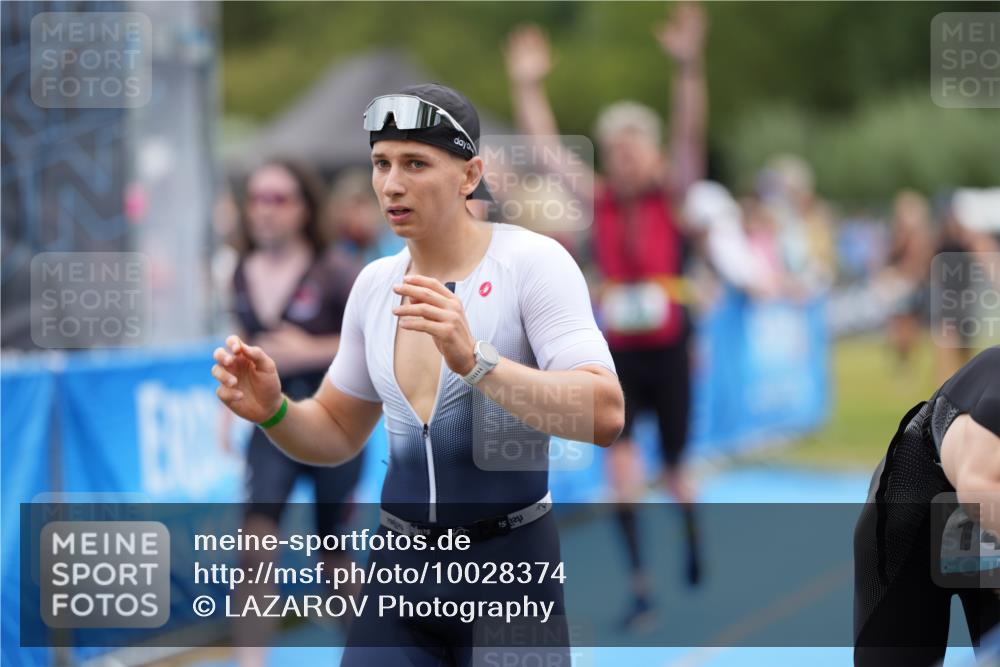 30.08.2026 - Elbe Triathlon Hamburg LAZAROV Photography http://msf.ph/oto/10028374 30.08.2026 11:37:56 Ziel 696, 726, 759, 1298, 1374 meine-sportfotos.de