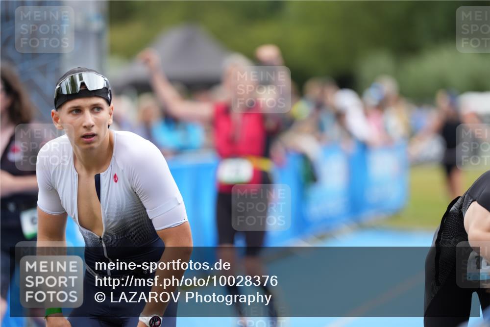 30.08.2026 - Elbe Triathlon Hamburg LAZAROV Photography http://msf.ph/oto/10028376 30.08.2026 11:37:57 Ziel 696, 726, 759, 1298, 1374 meine-sportfotos.de