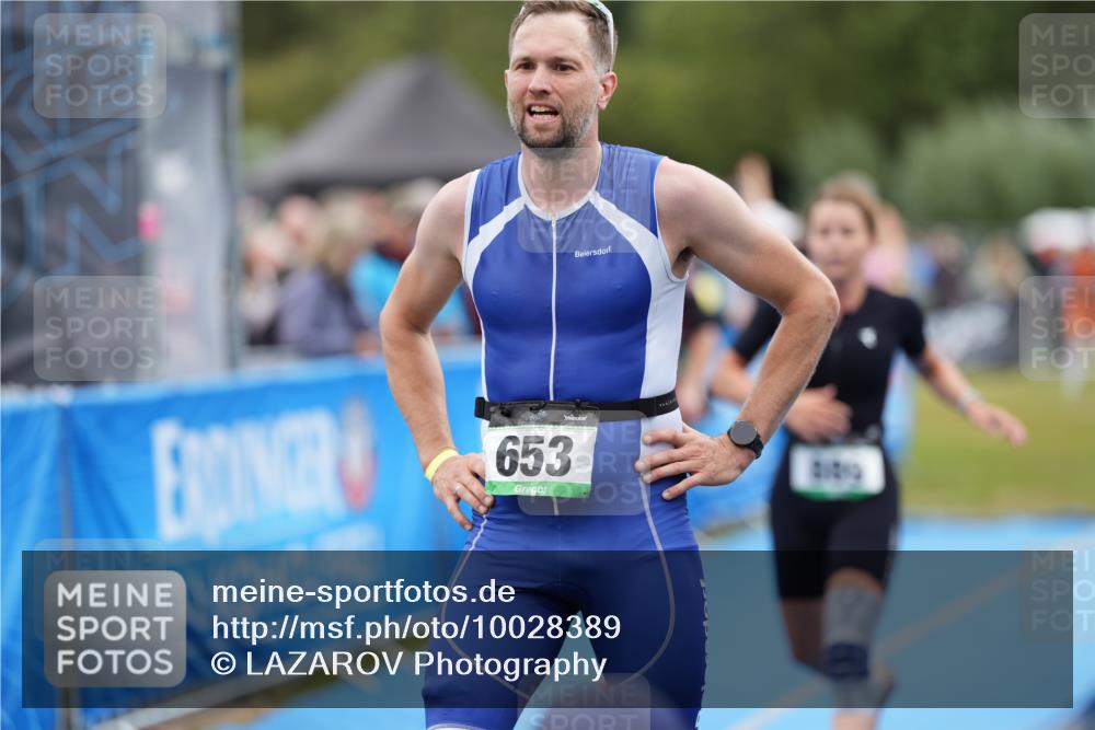 30.08.2026 - Elbe Triathlon Hamburg LAZAROV Photography http://msf.ph/oto/10028389 30.08.2026 11:38:21 Ziel 889, 1335, 1422 meine-sportfotos.de